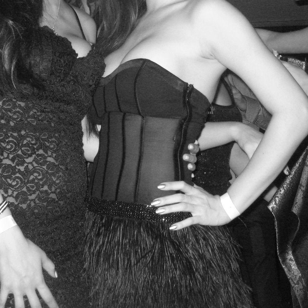 Bebe Dress - Picture 3 of 4